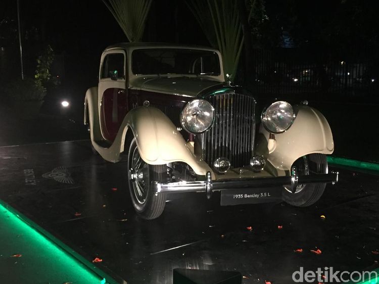 Mobil Klasik Bentley 3.5 Liter, Masih Mulus Banget