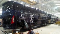Pabrik Laksana Bus yang terletak di Kecamatan Bergas, Kabupaten Semarang, sedang melakukan uji standard kursi bus, Kamis (11/7/2019).