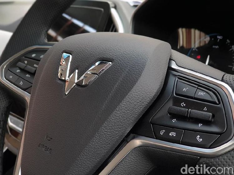 Keren! Wuling Almaz Kini 7 Penumpang dan Bisa Ngobrol Sama Mobil