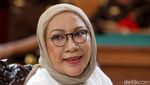 Senyum Ratna Sarumpaet Saat Jalani Sidang Vonis