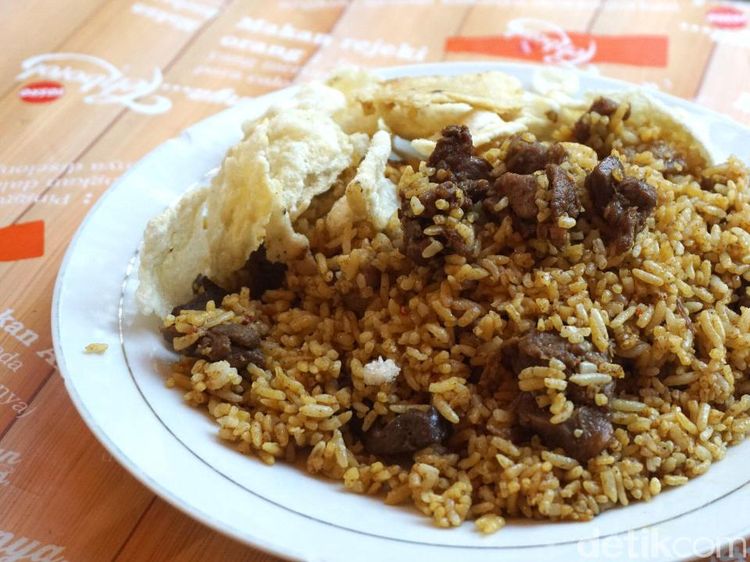 10 Nasi Goreng Paling Legendaris di Jakarta, Ada yang Sejak 1958!