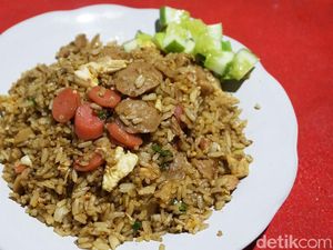 Buka Sejak Tahun 1985, Nasi Goreng Gerobak Ini Punya Banyak Penggemar