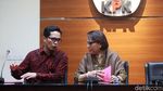 KPK Tunjukkan Barang Bukti Uang Suap Gubernur Kepri