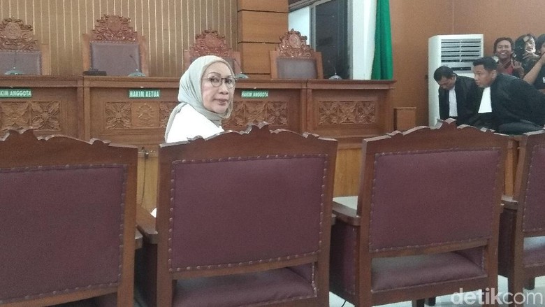 Anak Berharap Hakim Berikan Vonis Bebas ke Ratna Sarumpaet Anak Berharap Hakim Berikan Vonis Bebas ke Ratna Sarumpaet