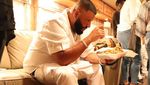 Gaya Kulineran Mewah DJ Khaled Saat Makan di Pesawat Pribadi