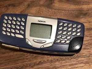 Deretan Ponsel Aneh Nokia Sampai BlackBerry