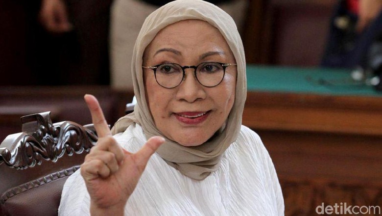 Ratna Sarumpaet Setia Salam 2 Jari Ratna Sarumpaet Setia Salam 2 Jari