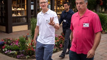 Mereka yang datang meski begitu kaya dan berkuasa, tampak memakai busana yang biasa-biasa saja. Pertemuan memang dilakukan secara informal tapi tetap serius. Foto: Getty Images