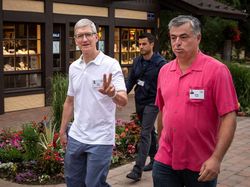 Juragan Teknologi Gelar Pertemuan Rahasia, Busana Seadanya