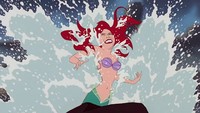 Setelah pose cantik Ariel The Little Mermaid dengan deburan ombak, maka ini yang terjadi setelahnya. Dok. Instagram/andhikamuksin