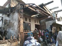 Warga Sebut Mukjizat, Ratusan Rumah di Tebet Terbakar Kecuali Milik Joko