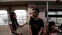 LRT Jakarta mulai melayani penumpang dari pukul 5.30 WIB hingga 23.00 WIB setiap harinya. Hinga saat ini LRT telah uji coba publik selama satu bulan terhitung sejak 11 Juni