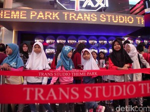 Dibuka Jumat 12 Juli, Berapa Harga Tiket Trans Studio Cibubur?