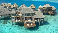 Bora Bora yang berada di kawasan Polinesia Prancis ini adalah sebuah pulau dengan panorama yang menakjubkan di tengah Samudra Pasifik. Tempat ini di kelilingi laguna dan terumbu karang. Istimewa/Dok. www.1freewallpaper.com.