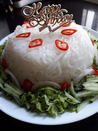 Unik Kue Ulang Tahun Ini Berbentuk Laksa yang Gurih