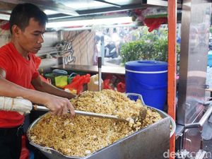 Nasi Goreng Kambing Racikan Haji Nein yang Tersohor Sejak Tahun 1958