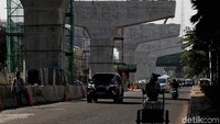 Untuk pembangunan rute Kelapa Gading hingga Pulogebang sendiri dibangun sepanjang 9 km. Dimulai dari depan Gedung Mall Of Indonesia, hingga sepanjang Jl. Boulevard Barat Daya-Jl. Boulevard Timur, dan berhenti di depan Gedung Kirana 2 Office Tower.
