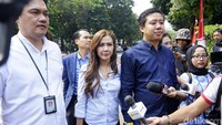 Namun usai penyelidikan ternyata status keduanya ditetapkan sebagai tersangka bersama Galih Ginanjar. Pool/Palevi S/detikFoto.