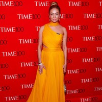 Menurut Forbes, kekayaan Whitney diperkirakan mencapai $300 juta atau sekitar Rp 4,2 triliunan. Tak heran jika Whitney sering tampil mewah di berbagai kesempatan dan sering liburan mewah. Foto: Instagram @whitney