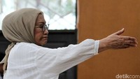 Ratna Sarumpaet merasa tetap yakin perbuatannya bukan lah keonaran, dia mengaku sejak awal kasusnya adalah politik.