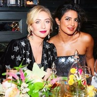 Dalam pesta tersebut, Whitney pun mengundang sejumlah teman-teman pesohornya, mulai dari aktris Priyanka Chopra, atlet Serena Williams, desainer Rachel Zoe, dan istri Armie Hammer, Elizabeth Chambers. Foto: Instagram @whitney