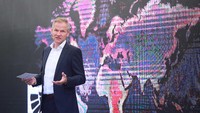 Volkswagen de Mexico Chief Executive Steffen Reiche berbicara saat penghentian produksi mobil yang sudah ada sejak tahun 1938 tersebut. Hector Vivas/Getty Images.
