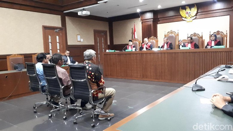 Penyuap Hakim PN Jaksel Divonis 3,5 Tahun Penjara Penyuap Hakim PN Jaksel Divonis 3,5 Tahun Penjara