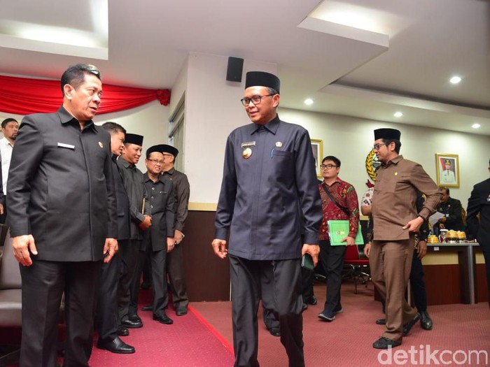 Gubernur Sulsel Lantik 8 Pejabat Eselon II