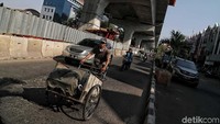 Sebagai informasi, proyek enam ruas tol dalam kota terdiri dari tiga tahap pembangunan. Secara keseluruhan, total panjang enam ruas tol dalam kota adalah 69,7 km dengan nilai investasi Rp 41,17 triliun.