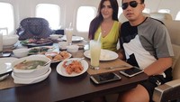 Kehidupan rumah tangga Pablo dan Rey tergolong harmonis. Keduanya memutuskan menikah usai berkenalan selama 7 hari dari aplikasi Tinder. Foto: Instagram reyutami