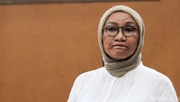 Vonis 2 tahun penjara Ratna Sarumpaet jauh dari tuntutan jaksa. Jaksa sebelumnya menuntut Ratna 6 tahun penjara.