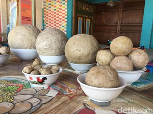 Bakso Klenger Ratu Sari : Siapa Mau Habiskan Bakso Super Jumbo 20 Kg?
