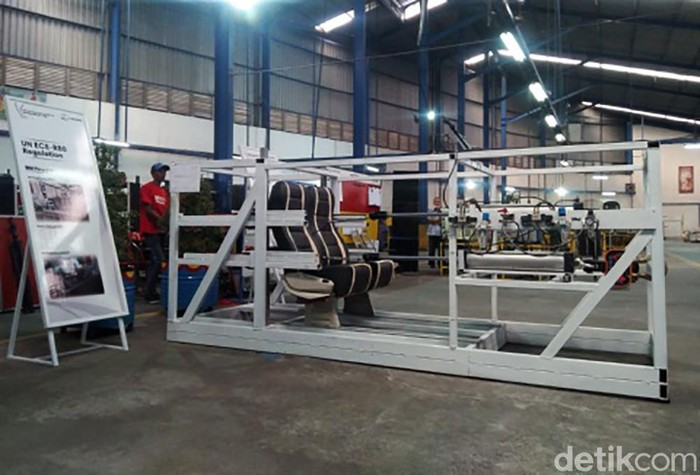 Melihat Uji Standard Kursi Bus di Pabrik Laksana