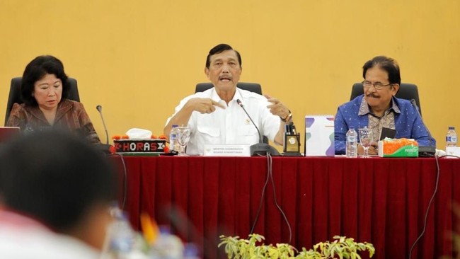 Luhut Sindir Pembangkit Listrik Sampah Mandek, PLN Ogah Disalahkan