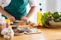Baru Belajar Memasak? 10 Tips Ini Bisa Menambah Ketrampilan Anda