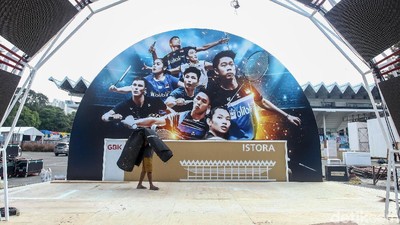 Mengintip Kesibukan di Istora Jelang Indonesia Open 2019