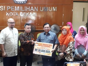 KPU Beri Santunan ke 10 Keluarga KPPS yang Meninggal Usai Pemilu