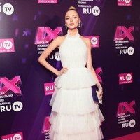 Alena pernah mengikuti kontes kecantikan Miss Russia 2012, dan dinobatkan sebagai pemenenang kedua. Pada usia 13 tahun, ia sudah mengikuti berbagai kontes kecantikan seperti Image 2008 dan memenangkan gelar Miss Hope dan Miss Dream. Foto: Instagram