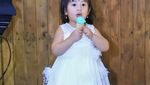 Cantik Kayak Princess, Begini Gaya Anak Nindy Kalau Lagi Ngemil