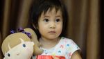 Cantik Kayak Princess, Begini Gaya Anak Nindy Kalau Lagi Ngemil