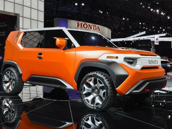Benarkah Ini Tampang Toyota Corolla?