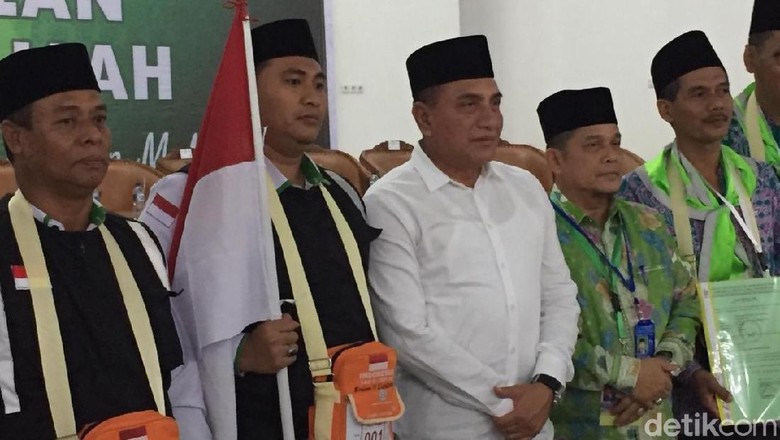 Gubernur Sumut Lepas Calon Jemaah Haji Kloter 1 Embarkasi Medan Gubernur Sumut Lepas Calon Jemaah Haji Kloter 1 Embarkasi Medan