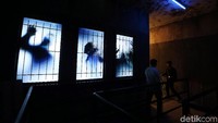 Habis, itu, siap-siap masuk lorong gelap dan berliku berhadapan dengan zombie. Siap-siap tembak zombienya! (Rengga Sancaya/detikcom)