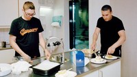 Di dalam penjara tersebut para tahanan diberi keleluasaan untuk mengembangkan minat dan bakatnya. Selain itu, mereka diberi kesempatan untuk bermain ataupun memasak makanan kesukaan di penjara tersebut. Istimewa/Dok. www.thestoryinstitute.com.