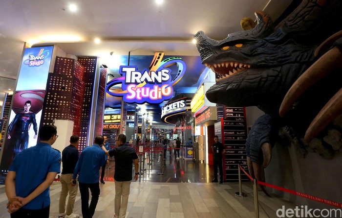 Resmi Dibuka, Trans Studio Cibubur Diserbu Pengunjung
