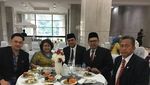 Panas Kasus ikan Asin Pengacara Farhat Abbas Punya Gaya Santai Saat Kulineran