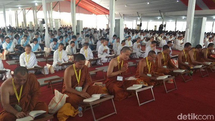 Tipitaka Chanting di Taman Lumbini Borobudur, Jumat (12/7/2019).