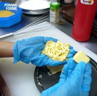 Kamu Mau? Burger Isi Durian Musang King Creamy Plus Mozzarella Mulur