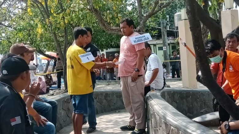 Direka Ulang, Begini Brutalnya Duo Penusuk Mati Hilarius di Ancol Direka Ulang, Begini Brutalnya Duo Penusuk Mati Hilarius di Ancol