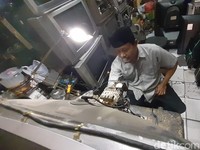 Bisnis Reparasi Tv Jadul Masih Eksis di Tengah Perkembangan Digital